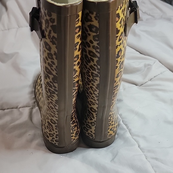 Cheetah rain boots - Picture 3 of 5